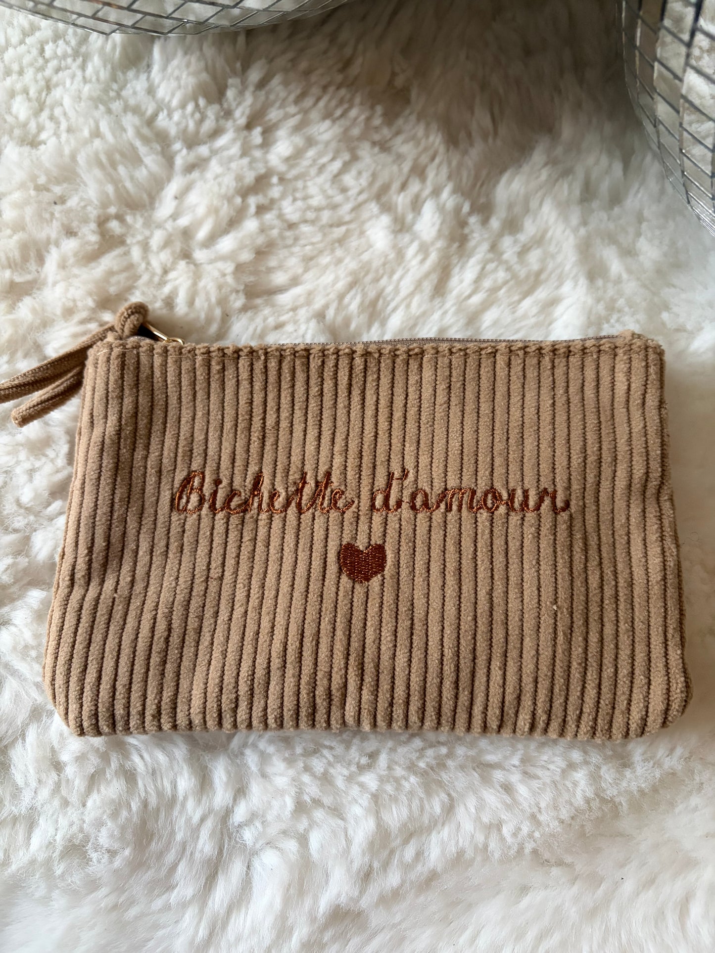 Pochette « bichette d’amour » beige