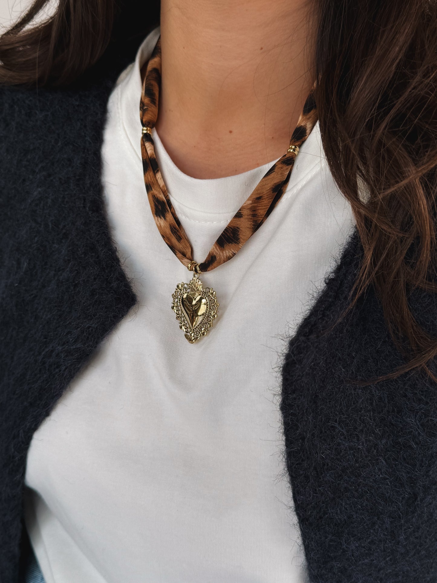 Collier Bandana Léopard Coeur - Anemone Store