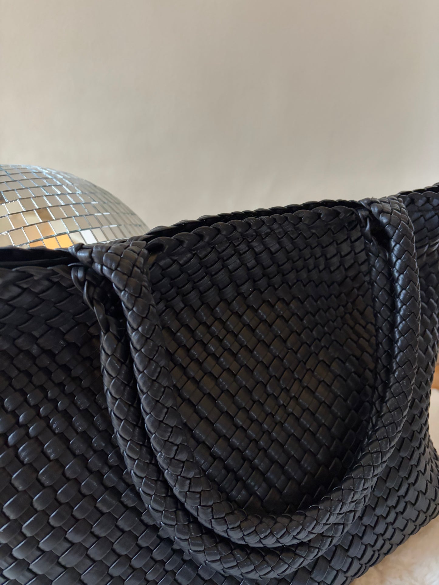 Sac épaule tressé noir LANA