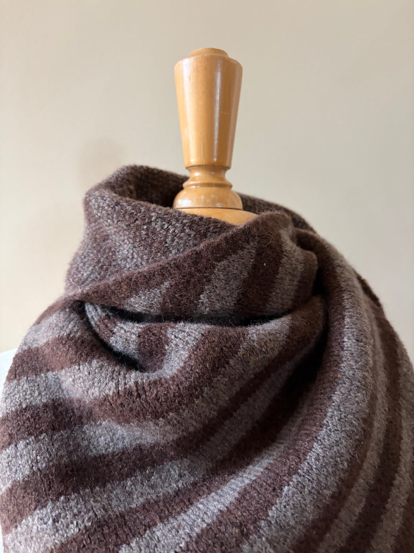 Écharpe triangle rayée