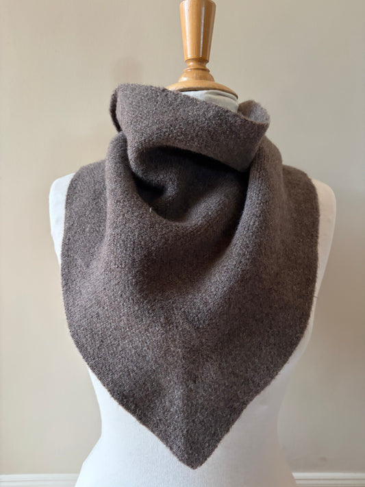 Écharpe triangle marron