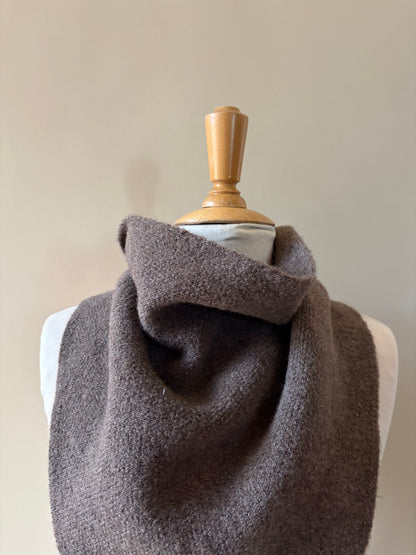 Écharpe triangle marron