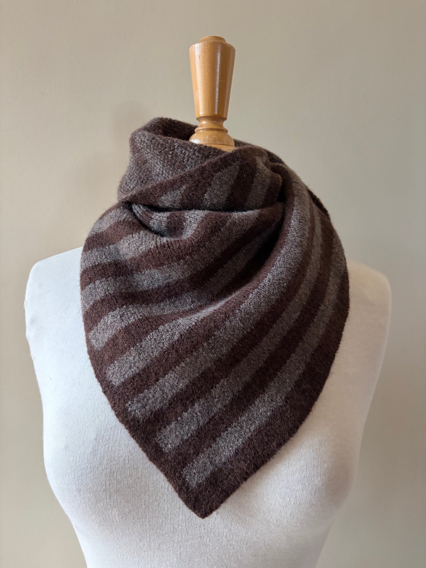 Écharpe triangle rayée