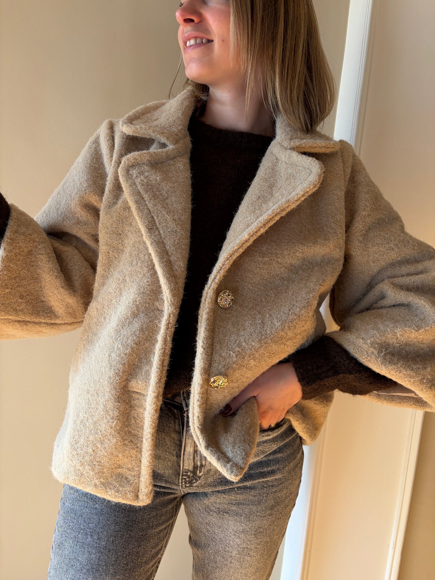 Veste laine bouillie boutons dorés OLGA - Anemone Store