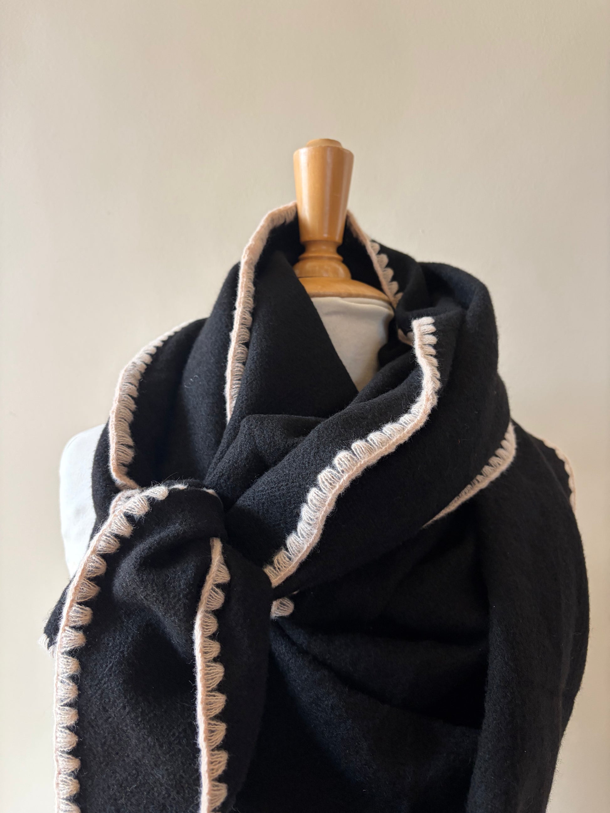 Echarpe grand triangle - Anemone Store