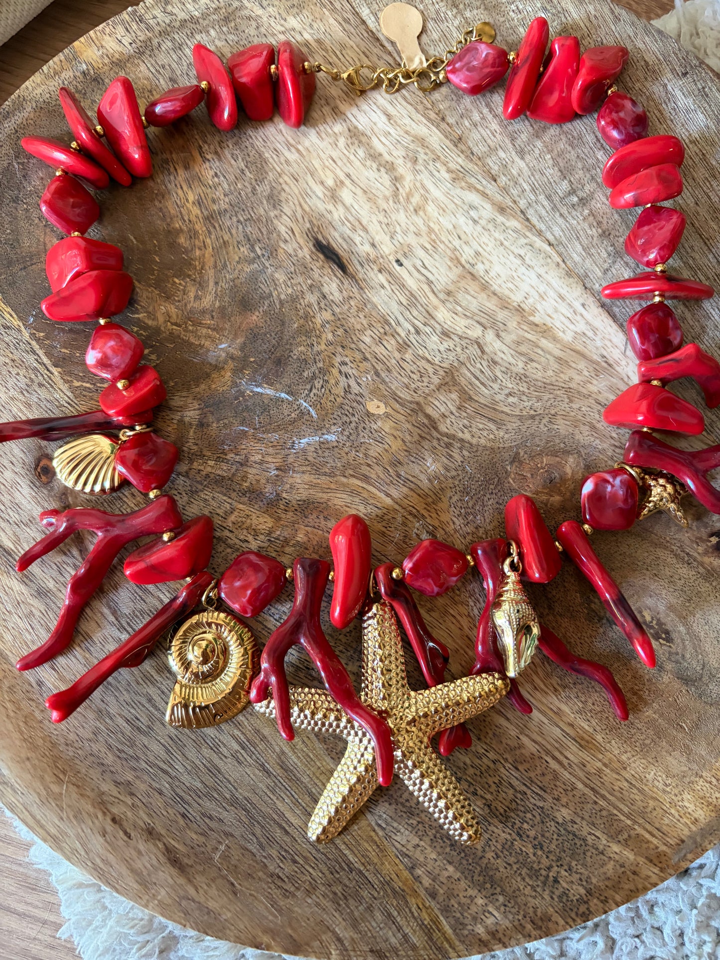 Collier rouge