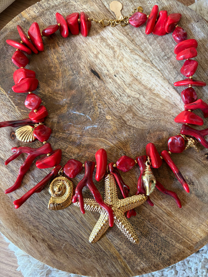 Collier rouge