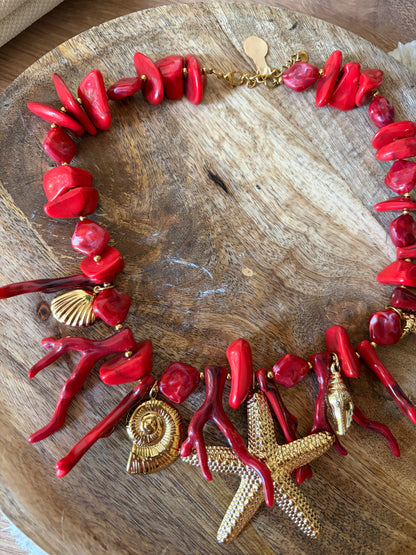Collier rouge