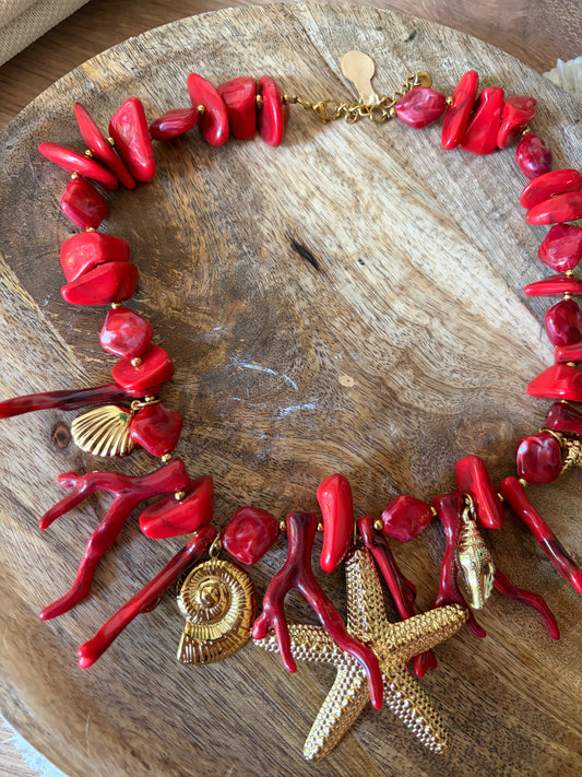 Collier rouge