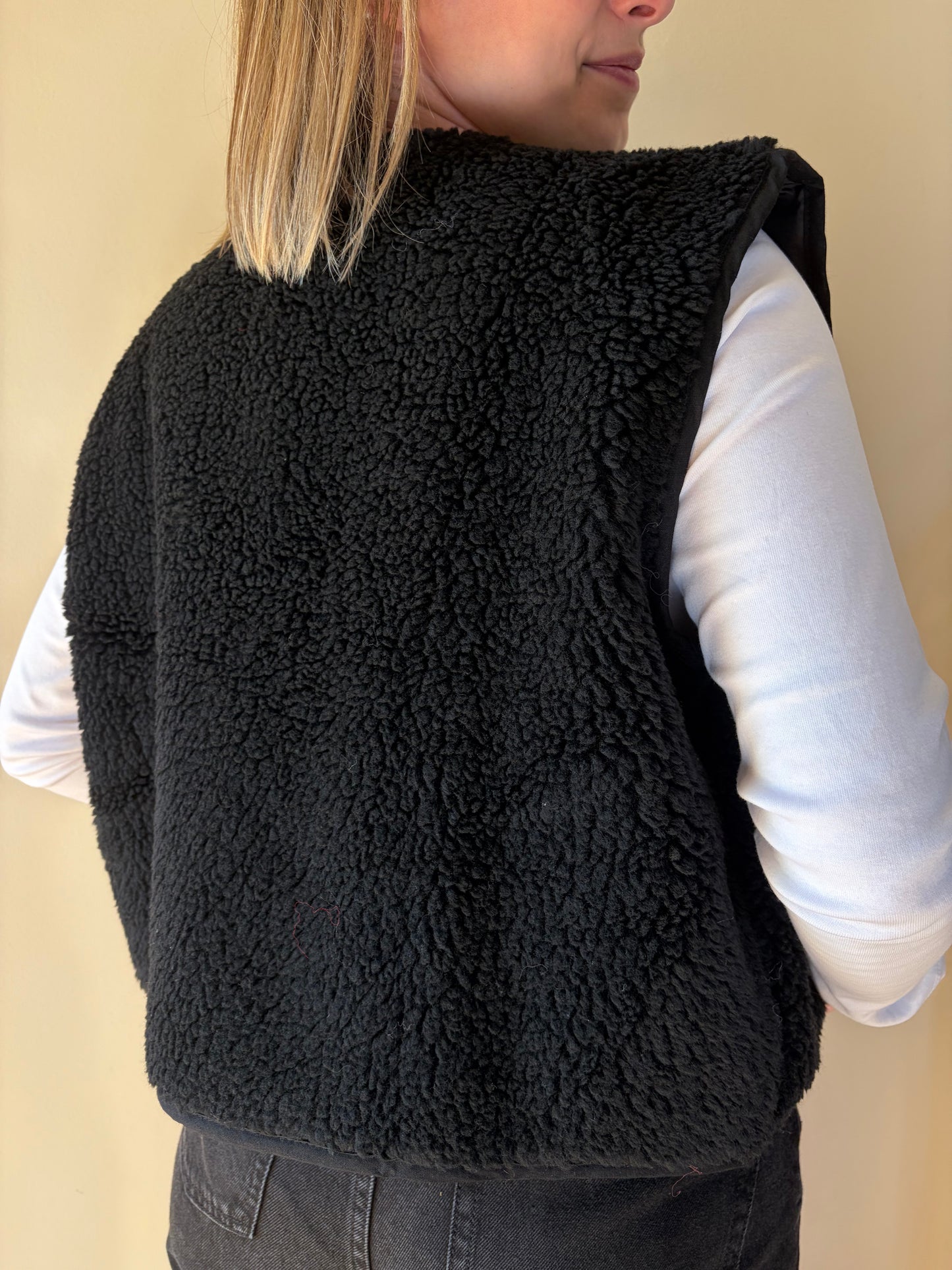 Veste sans manche noir SASHA